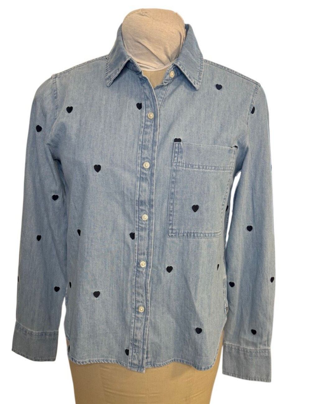 NWT Free Assembly Womenโs Blue Denim Chambray Shirt Long Sleeves S (4-6)Heart Em